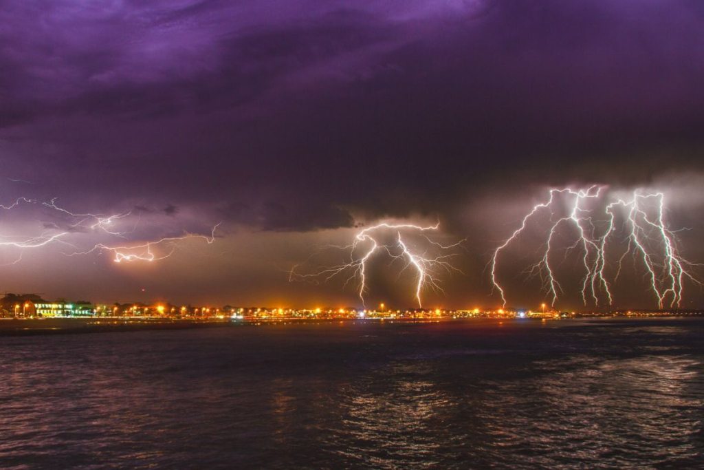 The Sky Is Burning the Forest: 1 Billion Tonnes of CO₂ Released, and We Barely Noticed